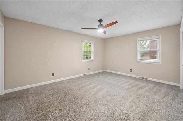 7317 NW 77th Terrace, Kansas City, MO 64152