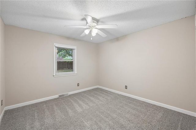 7317 NW 77th Terrace, Kansas City, MO 64152