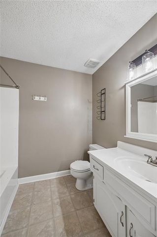 7317 NW 77th Terrace, Kansas City, MO 64152