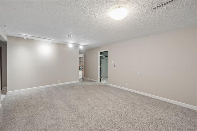 7317 NW 77th Terrace, Kansas City, MO 64152