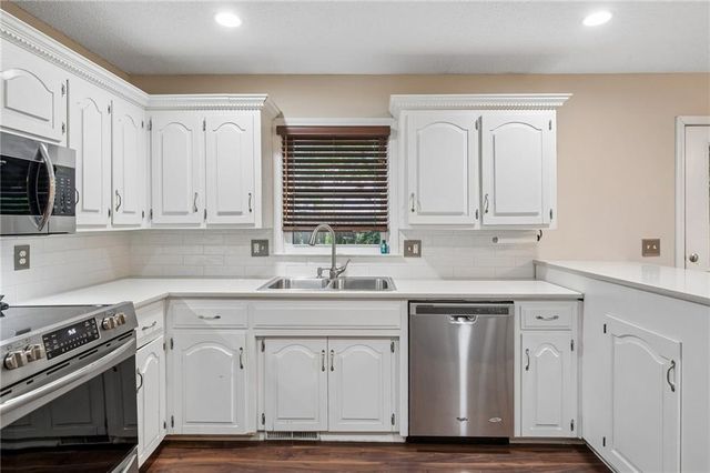 7317 NW 77th Terrace, Kansas City, MO 64152