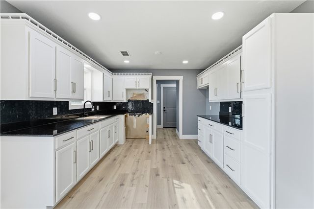 4842 Oak Grove Terrace, Van Buren, AR 72956