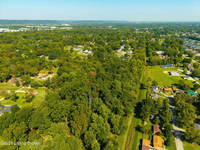 7397 Maurer Ln, Louisville, KY 40258