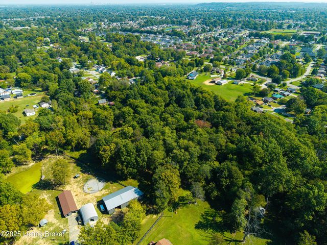 7397 Maurer Ln, Louisville, KY 40258