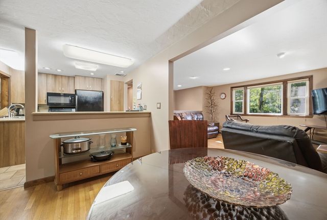 111 Rocky Pond Rd, Plymouth, MA 02360