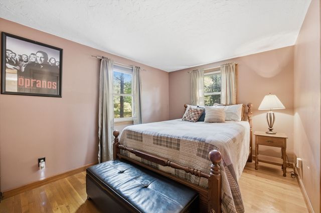 111 Rocky Pond Rd, Plymouth, MA 02360