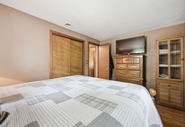 111 Rocky Pond Rd, Plymouth, MA 02360