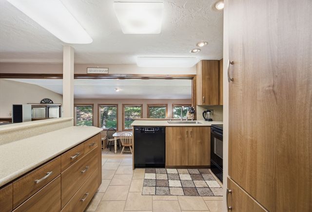 111 Rocky Pond Rd, Plymouth, MA 02360