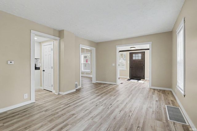 227 E 9Th Street, Mishawaka, IN 46544