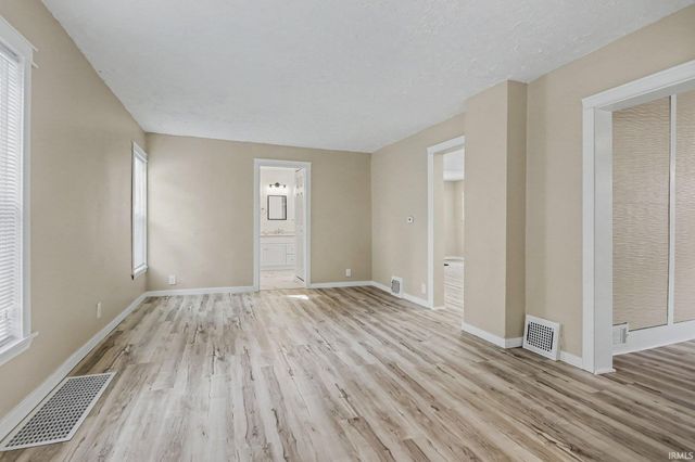 227 E 9Th Street, Mishawaka, IN 46544