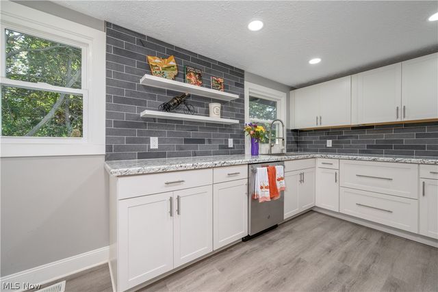 2266 Windemere Avenue, Akron, OH 44312