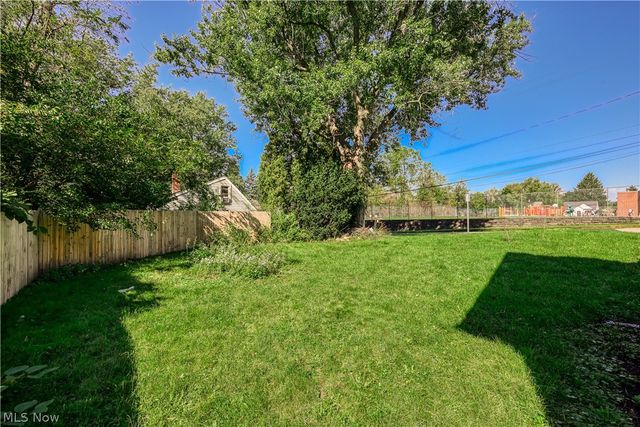 2266 Windemere Avenue, Akron, OH 44312