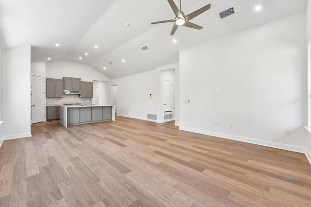 173 Comfort DR, Buda, TX 78610