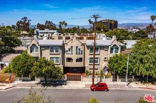 10923 Landale Street 2, Toluca Lake, CA 91602