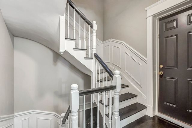 130 Myrtle St, Boston, MA 02114