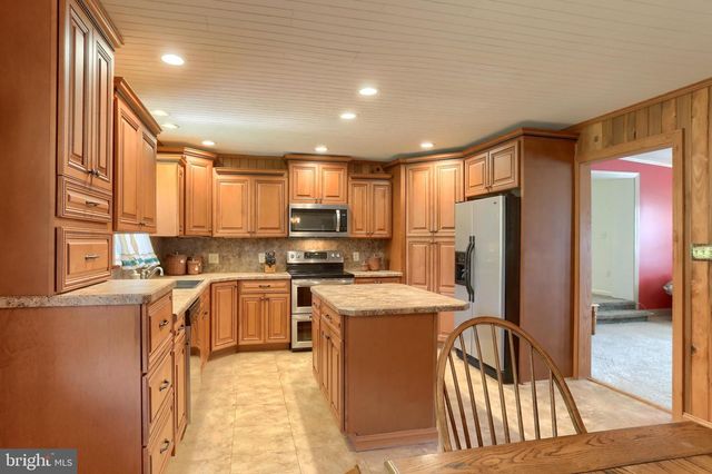 535 E KERCHER AVE, Lebanon, PA 17046