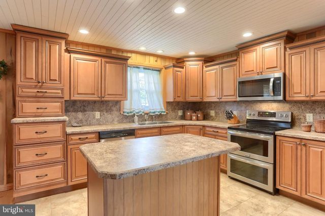 535 E KERCHER AVE, Lebanon, PA 17046