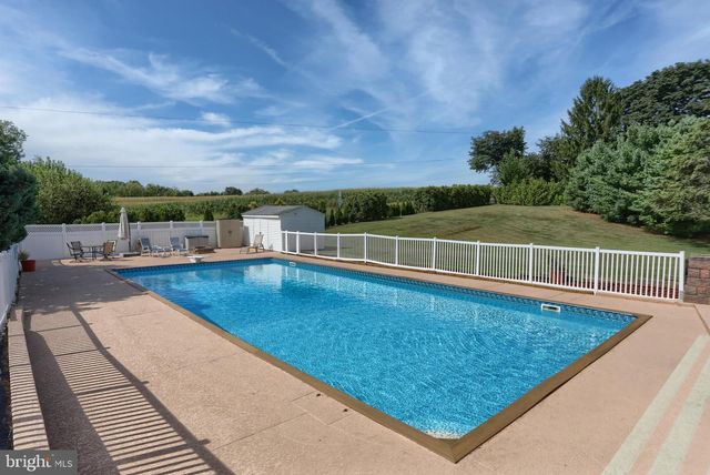 535 E KERCHER AVE, Lebanon, PA 17046