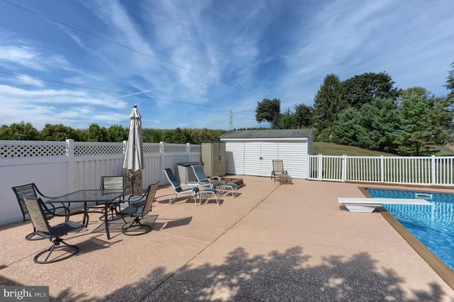 535 E KERCHER AVE, Lebanon, PA 17046