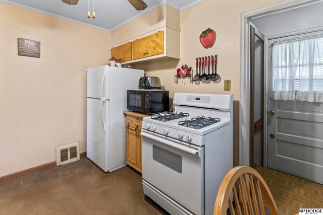 2306 S 48 Street, Omaha, NE 68106