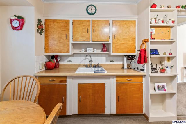 2306 S 48 Street, Omaha, NE 68106