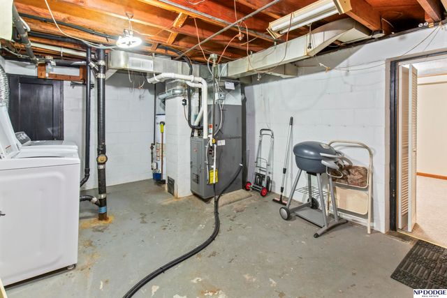 2306 S 48 Street, Omaha, NE 68106