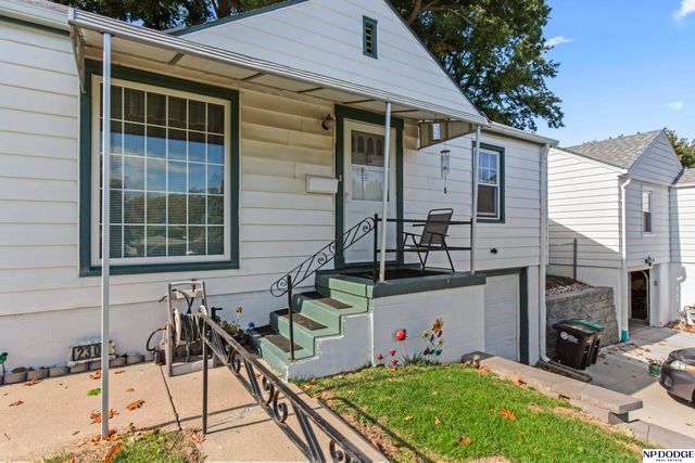2306 S 48 Street, Omaha, NE 68106