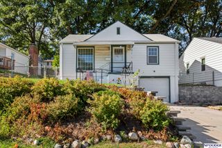 2306 S 48 Street, Omaha, NE 68106