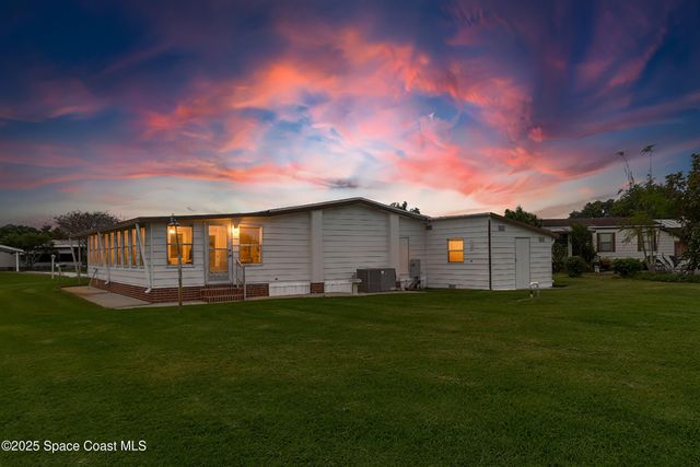 520 Lee Court, West Melbourne, FL 32904