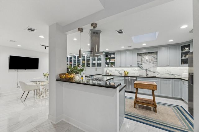 45 Patti Lynn Lane, Houston, TX 77024