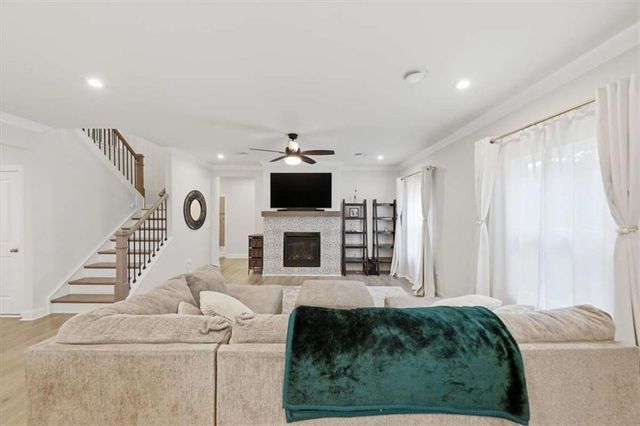 136 Ledgemont Way, Acworth, GA 30101