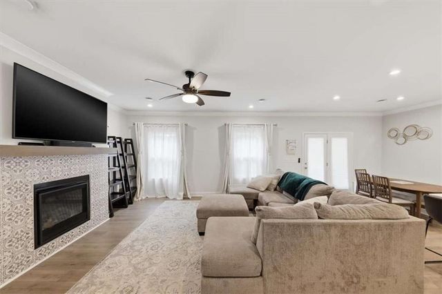 136 Ledgemont Way, Acworth, GA 30101