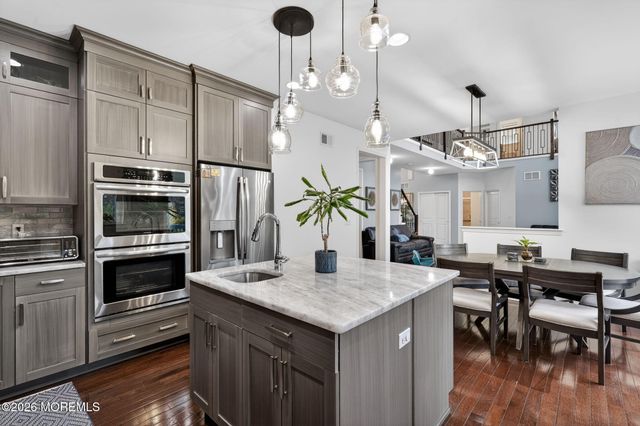 17 Prairie Lane, Bayville, NJ 08721