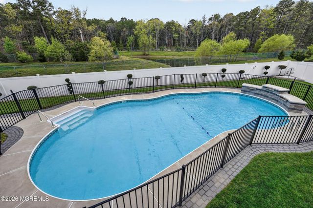 17 Prairie Lane, Bayville, NJ 08721