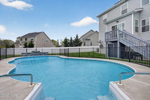17 Prairie Lane, Bayville, NJ 08721