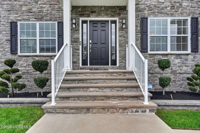 17 Prairie Lane, Bayville, NJ 08721