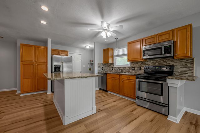 400 Forest Hill Drive, Lexington, KY 40509