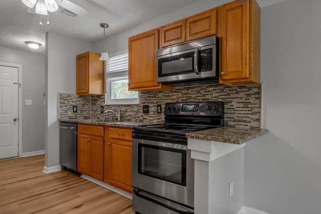 400 Forest Hill Drive, Lexington, KY 40509