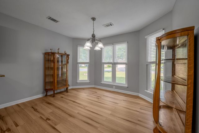 400 Forest Hill Drive, Lexington, KY 40509