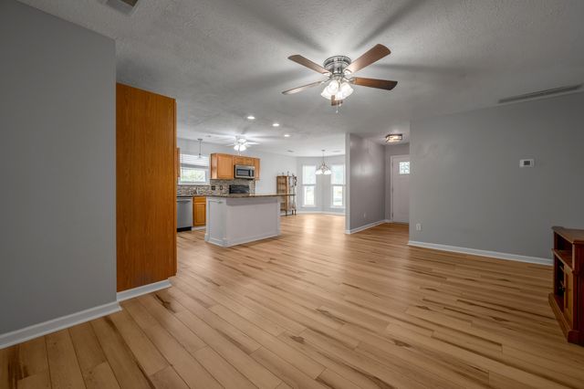 400 Forest Hill Drive, Lexington, KY 40509