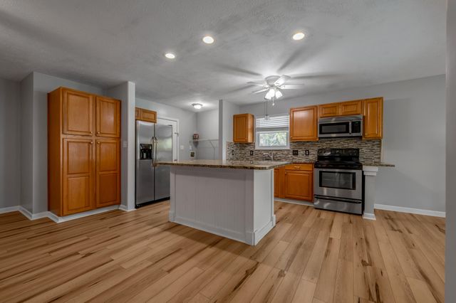 400 Forest Hill Drive, Lexington, KY 40509