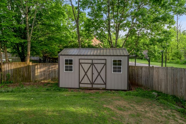 400 Forest Hill Drive, Lexington, KY 40509