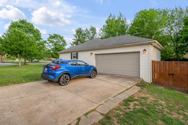 400 Forest Hill Drive, Lexington, KY 40509