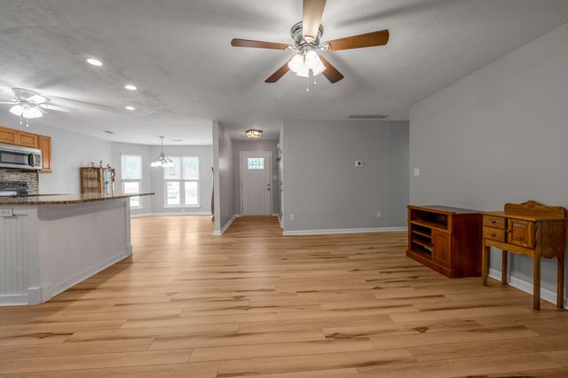 400 Forest Hill Drive, Lexington, KY 40509