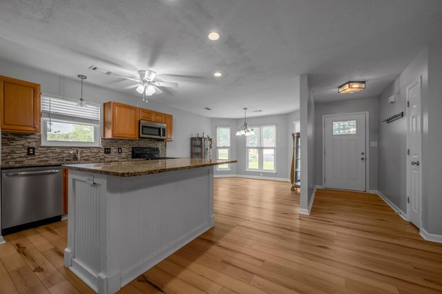 400 Forest Hill Drive, Lexington, KY 40509