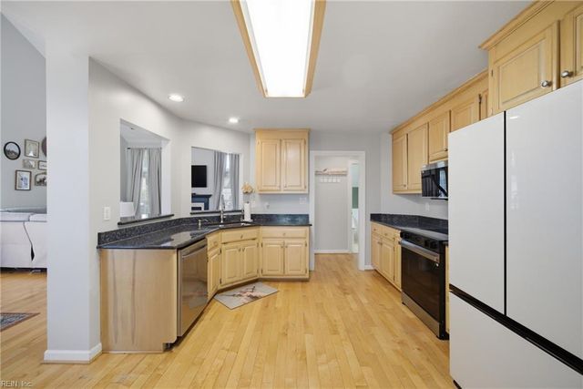 108 Pine Creek DR, Hampton, VA 23669
