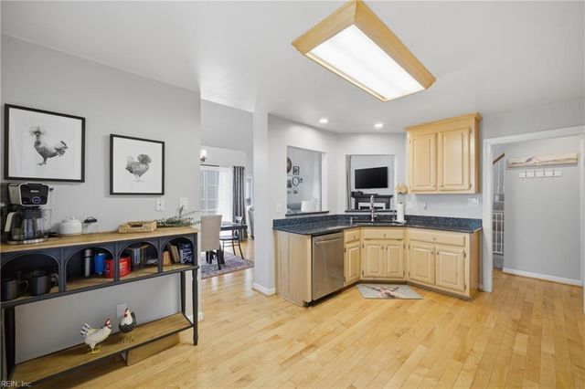 108 Pine Creek DR, Hampton, VA 23669