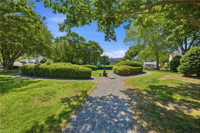 108 Pine Creek DR, Hampton, VA 23669