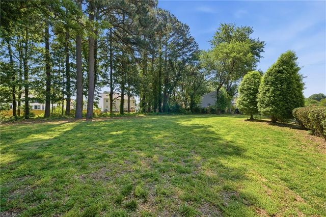 108 Pine Creek DR, Hampton, VA 23669
