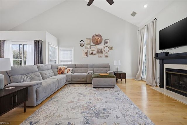 108 Pine Creek DR, Hampton, VA 23669